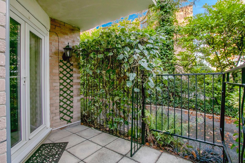 Property photo 3 of 17 Photography