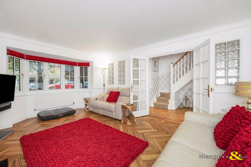 Property photo 3 of 25 Photo 16