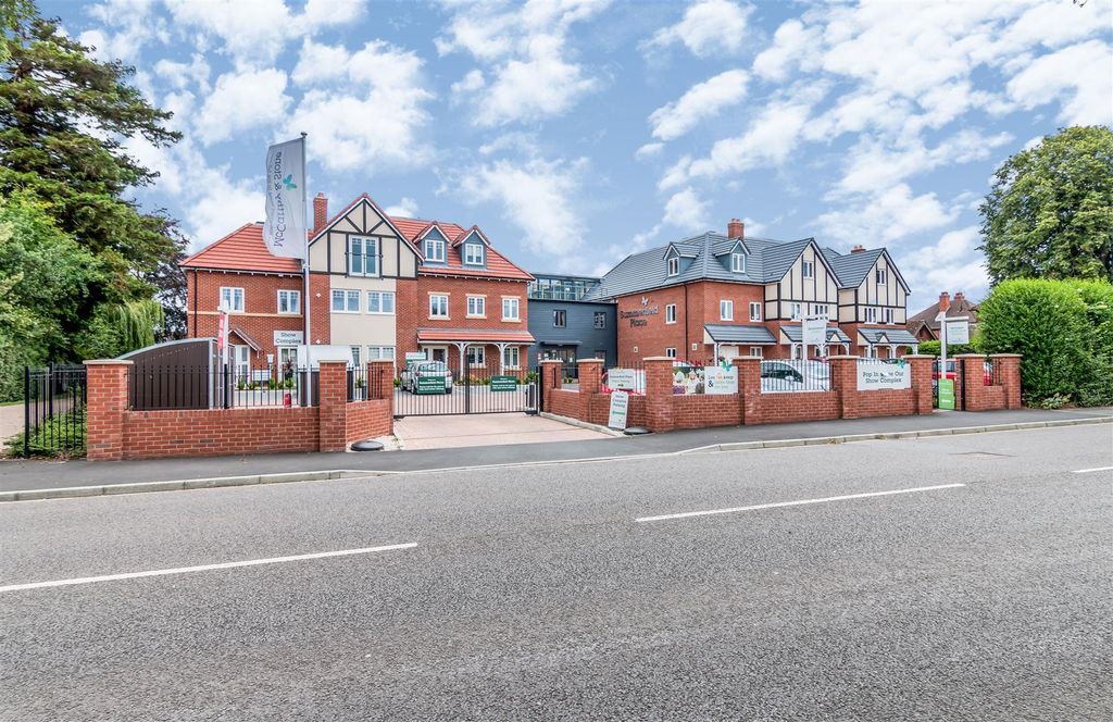 Property photo 1 of 14 Summerfield Place External.Jpg