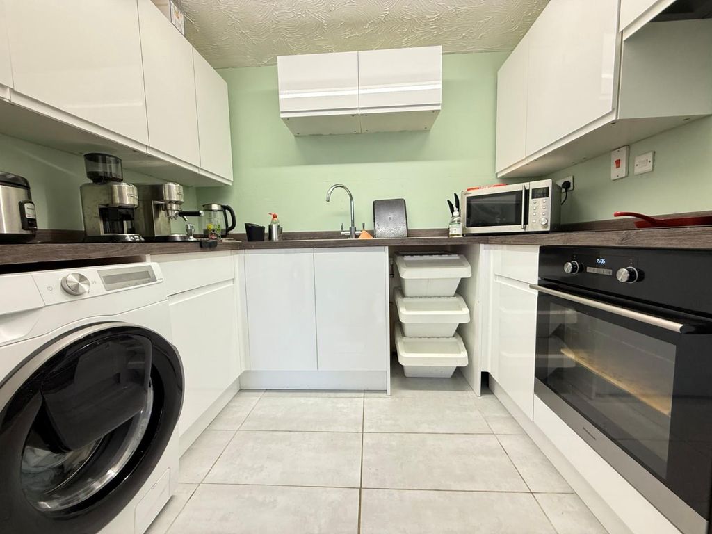Property photo 2 of 5 5.Jpg