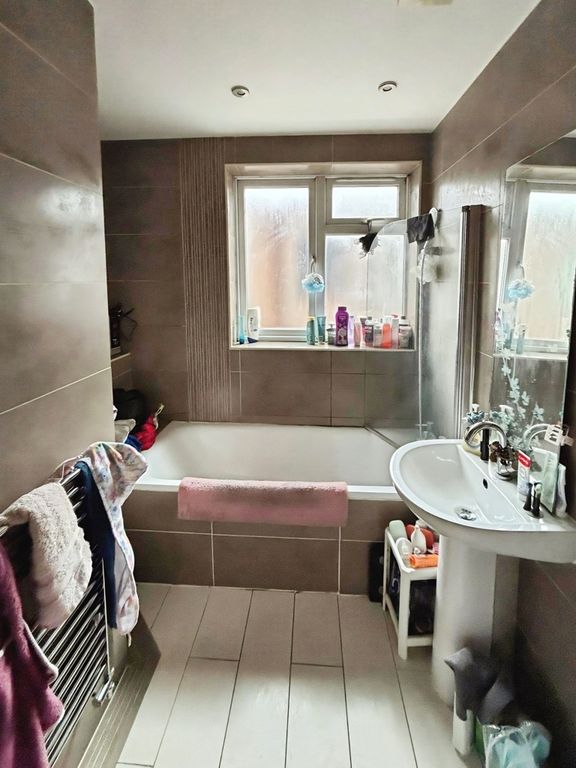 Property photo 2 of 5 Photo 2