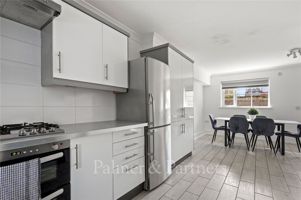Property photo 2 of 17 Picture No. 26