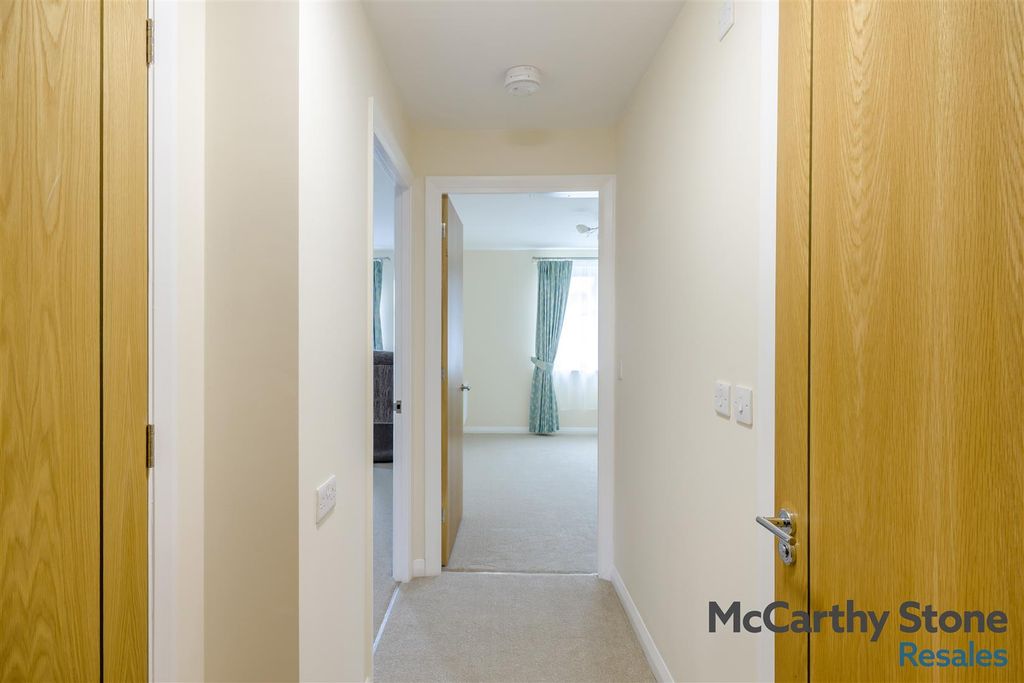 Property photo 2 of 15 8691659-Interior01.Jpg