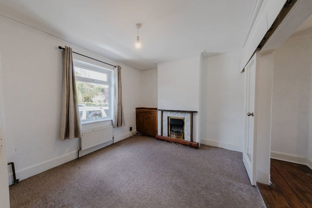 Property photo 2 of 20