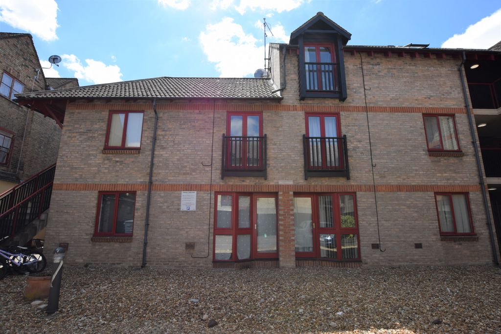 Property photo 1 of 5