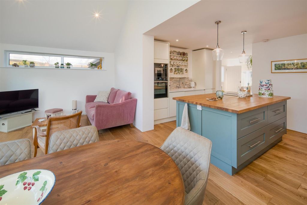 Property photo 3 of 25 Dining Area To Kitchen