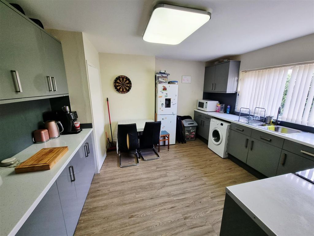 Property photo 3 of 12 Kitchen.Jpg