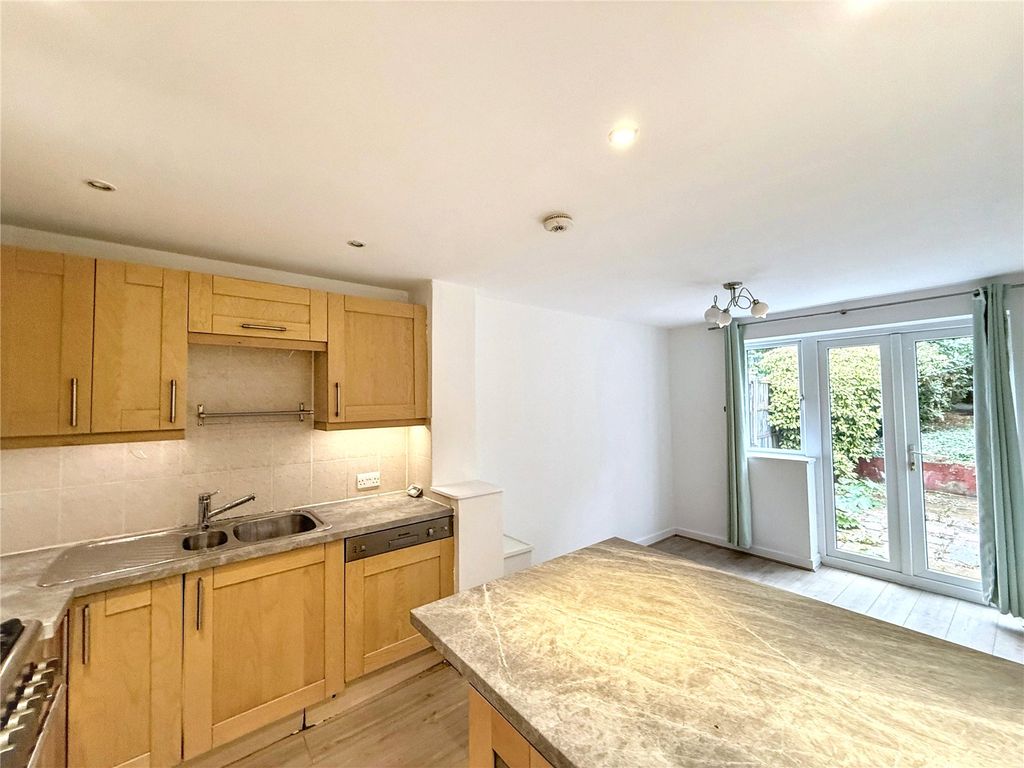 Property photo 2 of 17 Picture No. 33