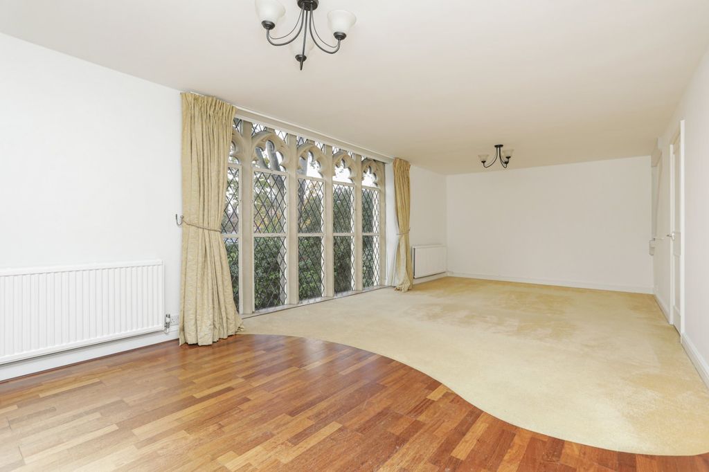 Property photo 3 of 16 Picture 3