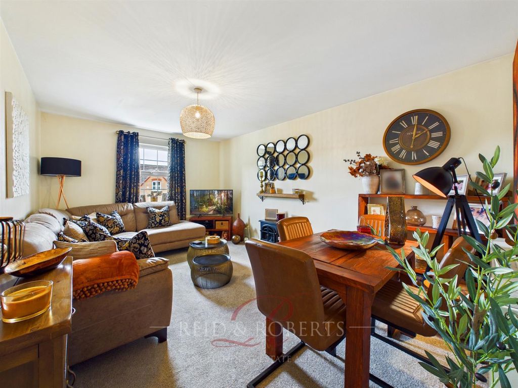 Property photo 2 of 23 Cam03999G0-Pr0254-Still005.Jpg