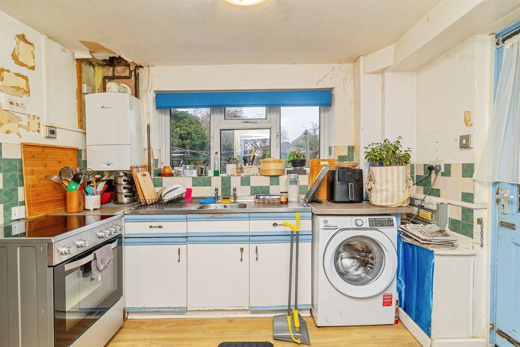 Property photo 3 of 17