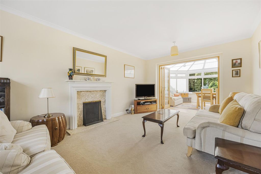 Property photo 2 of 33