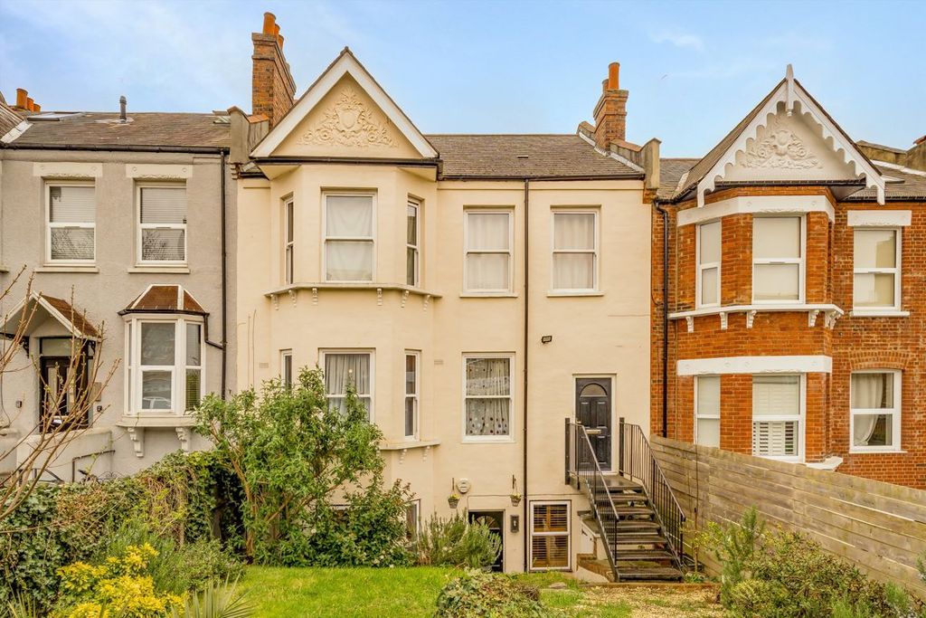 Property photo 2 of 8