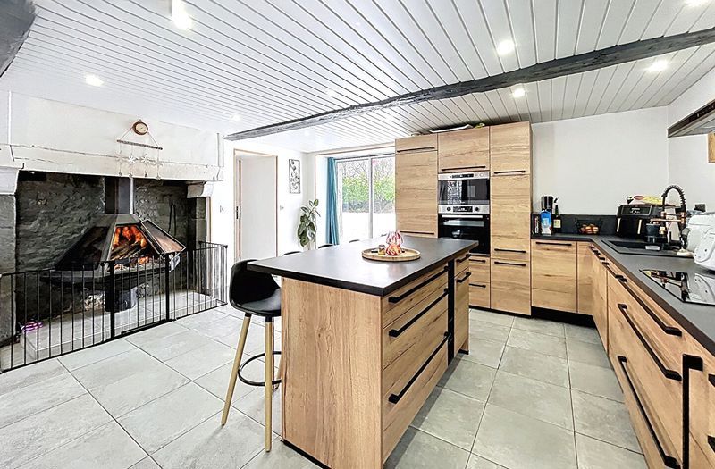 Property photo 3 of 17 Photo 1