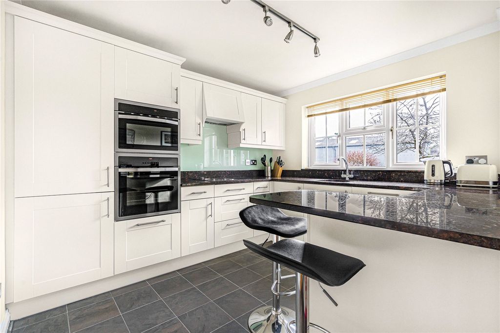 Property photo 3 of 14 Kitchen