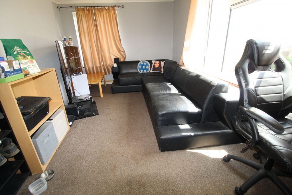 Property photo 3 of 18 Gallery