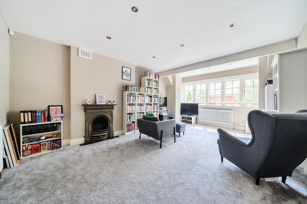 Property photo 2 of 13