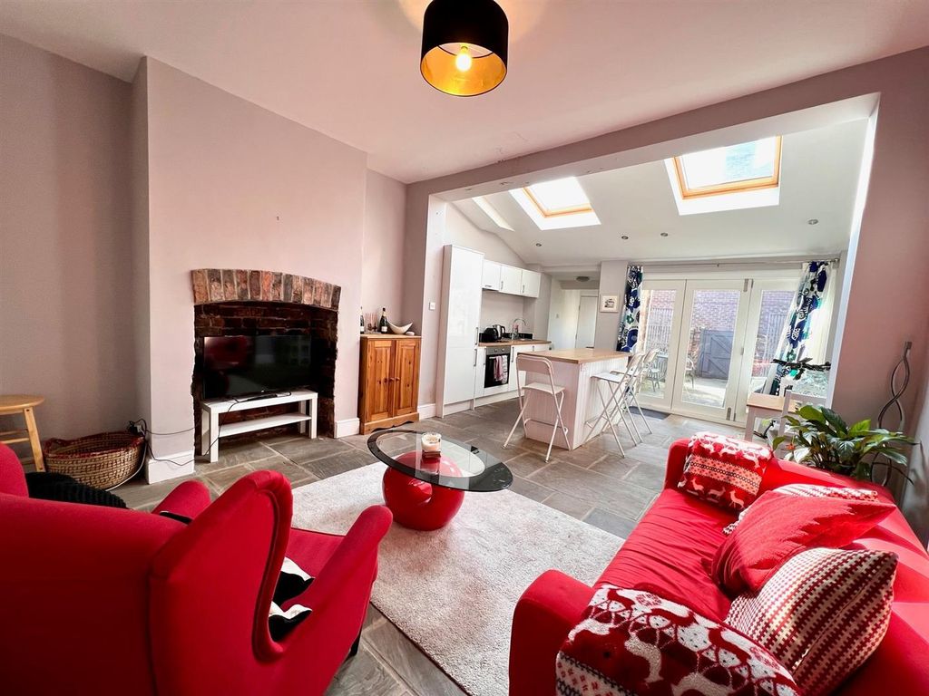 Property photo 2 of 9 Kitchen Dining.Jpg