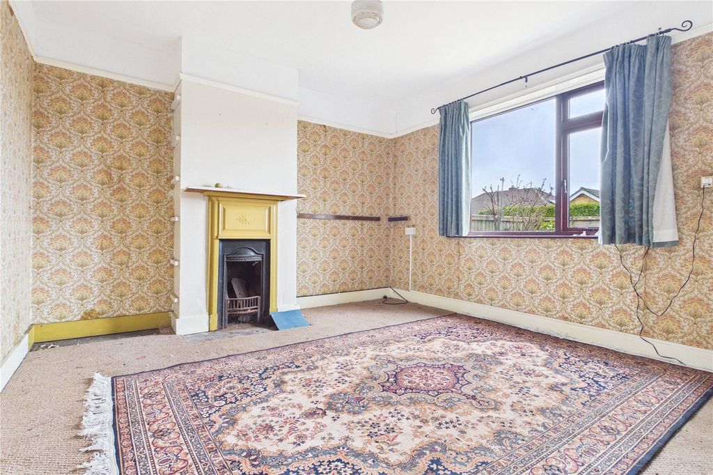 Property photo 2 of 16 Living Room