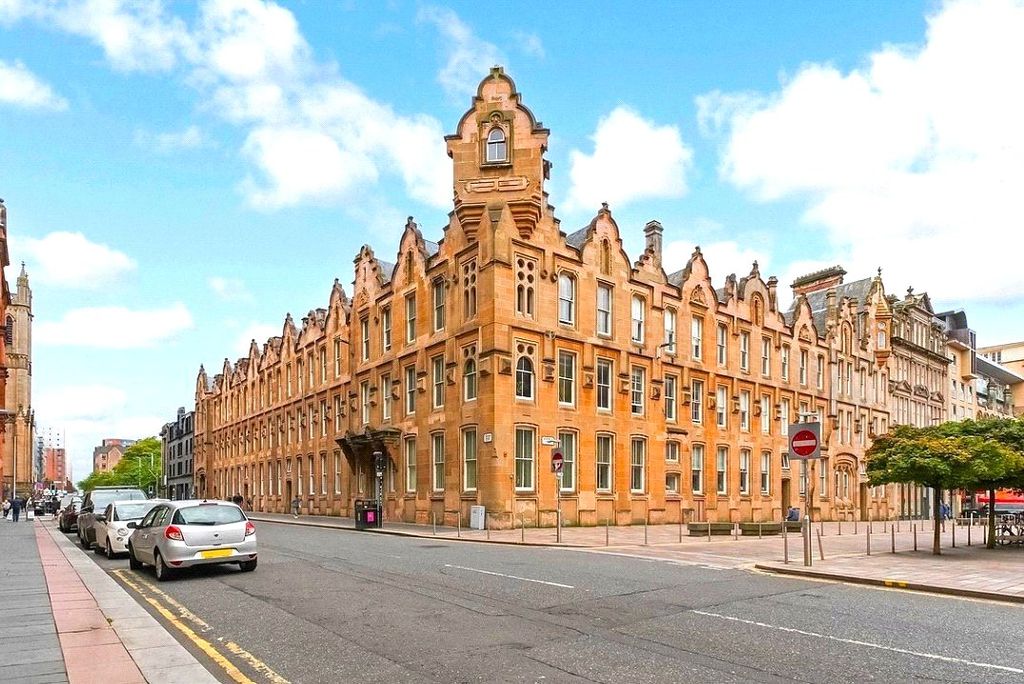 Property photo 2 of 20 Picture No. 23