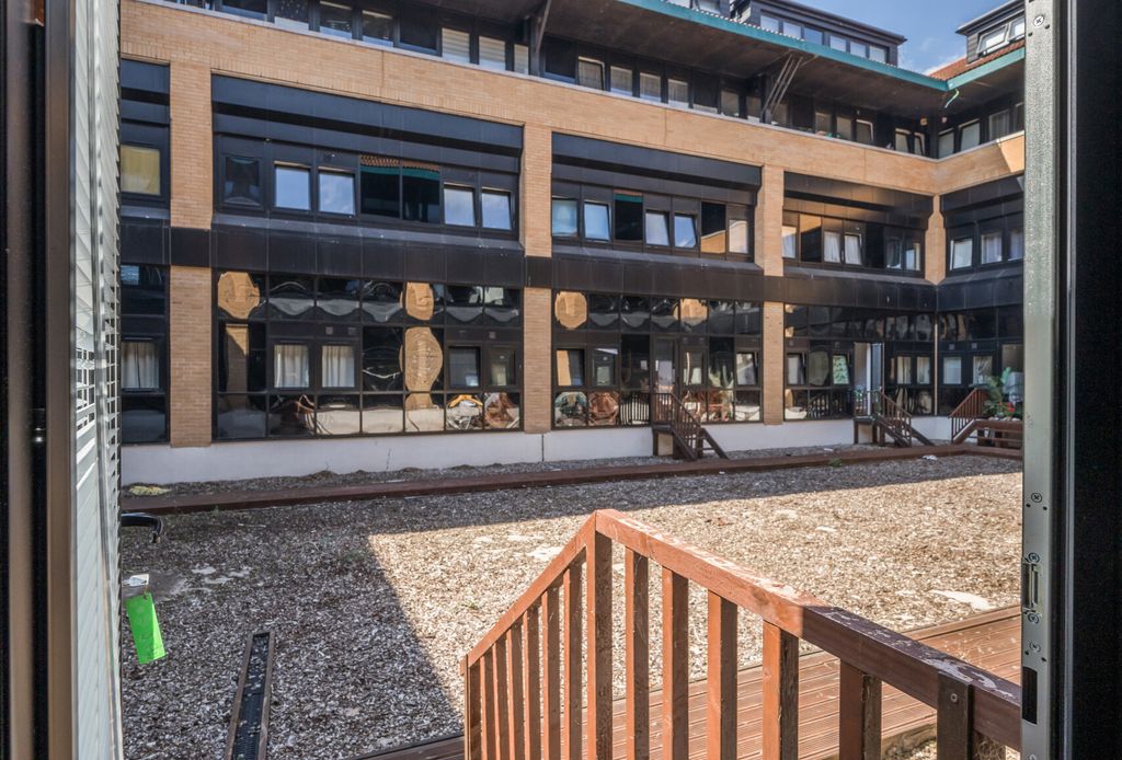 Property photo 2 of 9 Picture 2