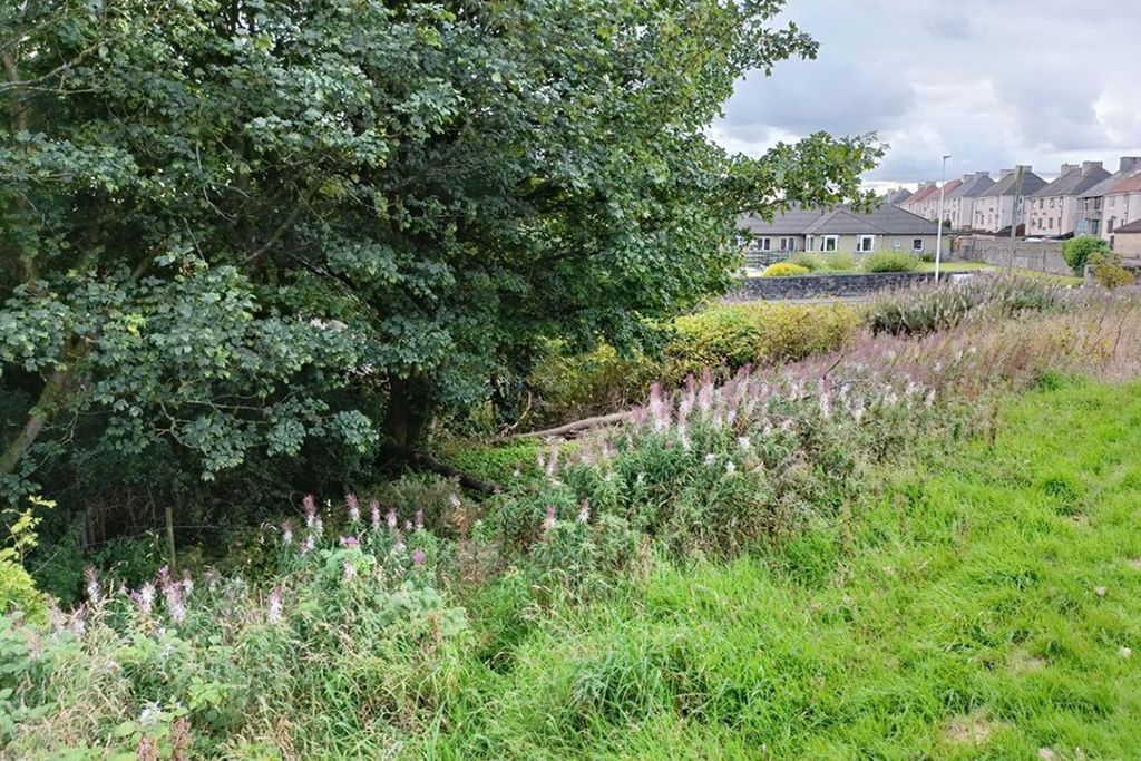 Property photo 3 of 9