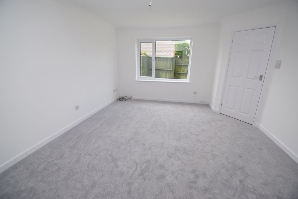 Property photo 2 of 14 Living Room