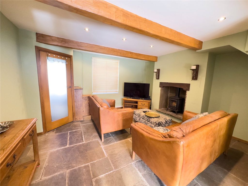 Property photo 1 of 35 Picture No. 15