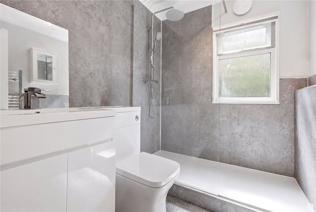 Property photo 2 of 20 Shower Room