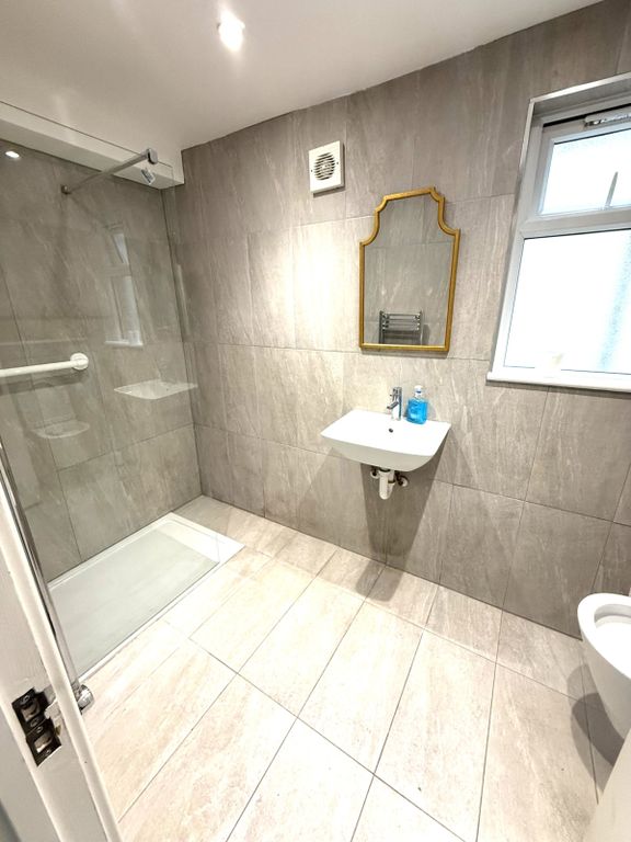 Property photo 2 of 6 Gallery