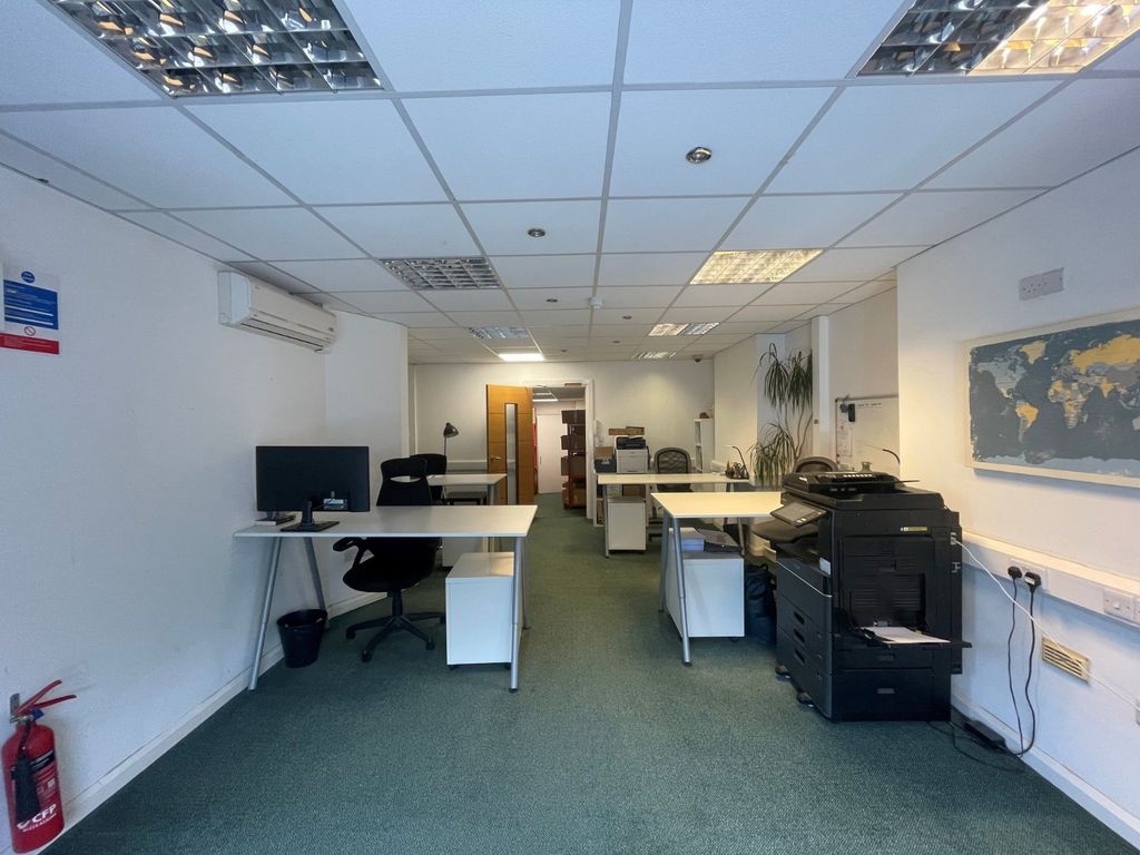 Property photo 2 of 10 Picture No. 08