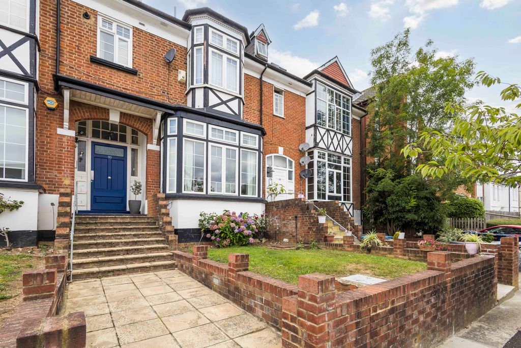 Property photo 1 of 11