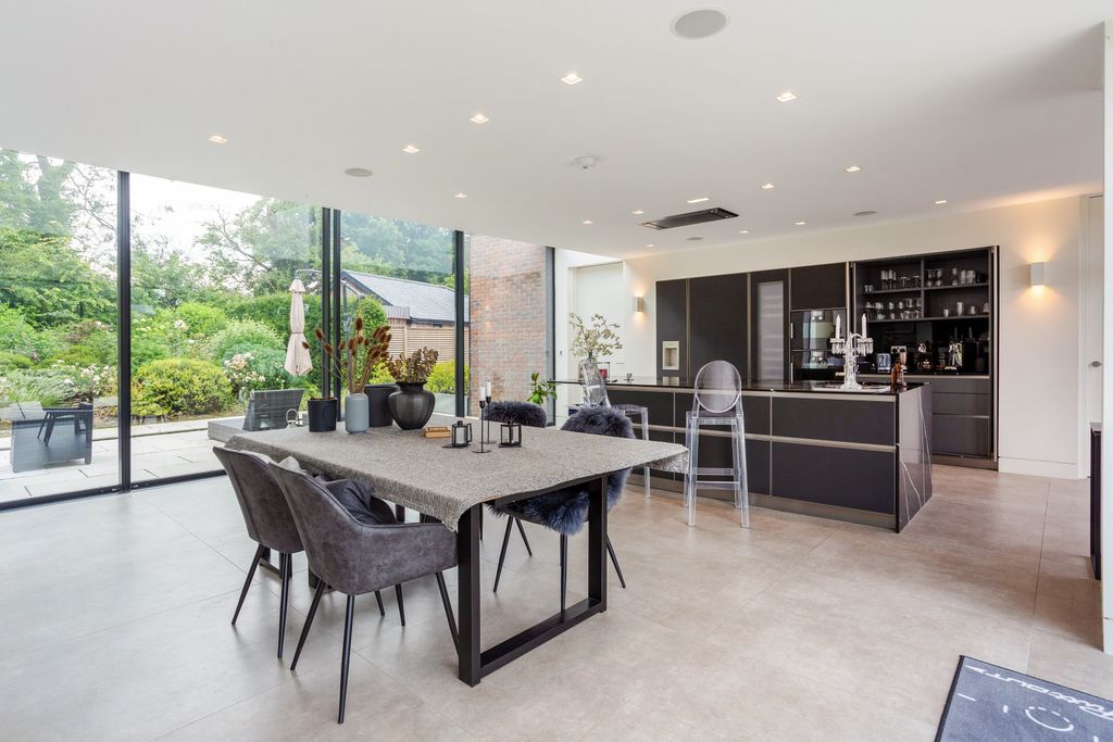 Property photo 3 of 26 Dining Space