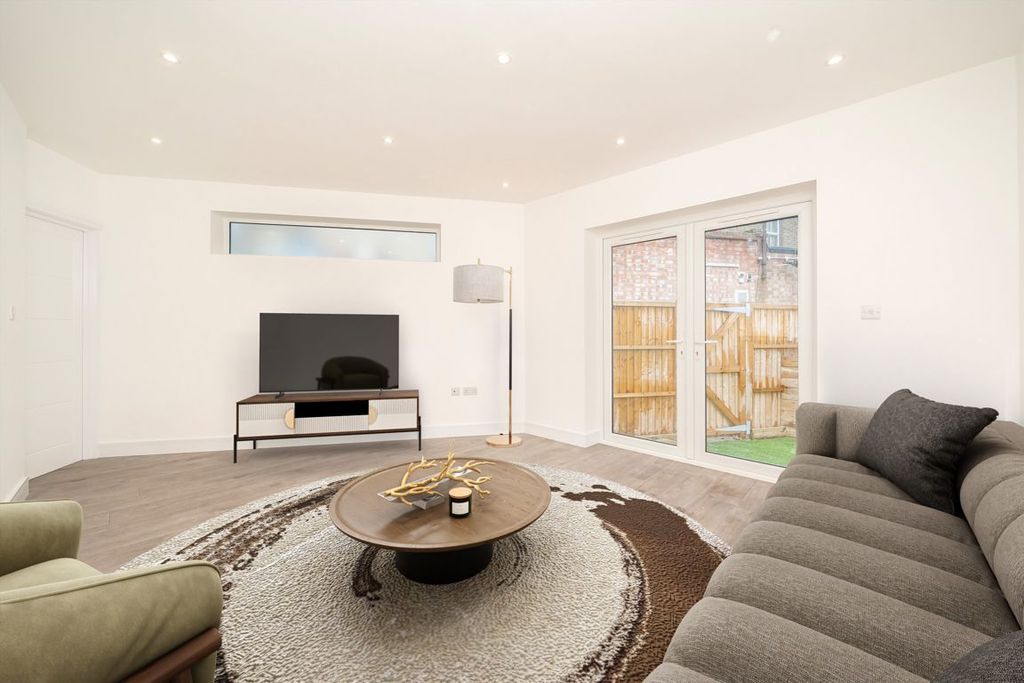 Property photo 2 of 5