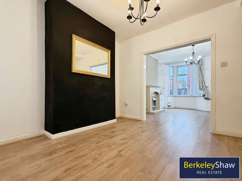 Property photo 3 of 14 Dining Room (2)