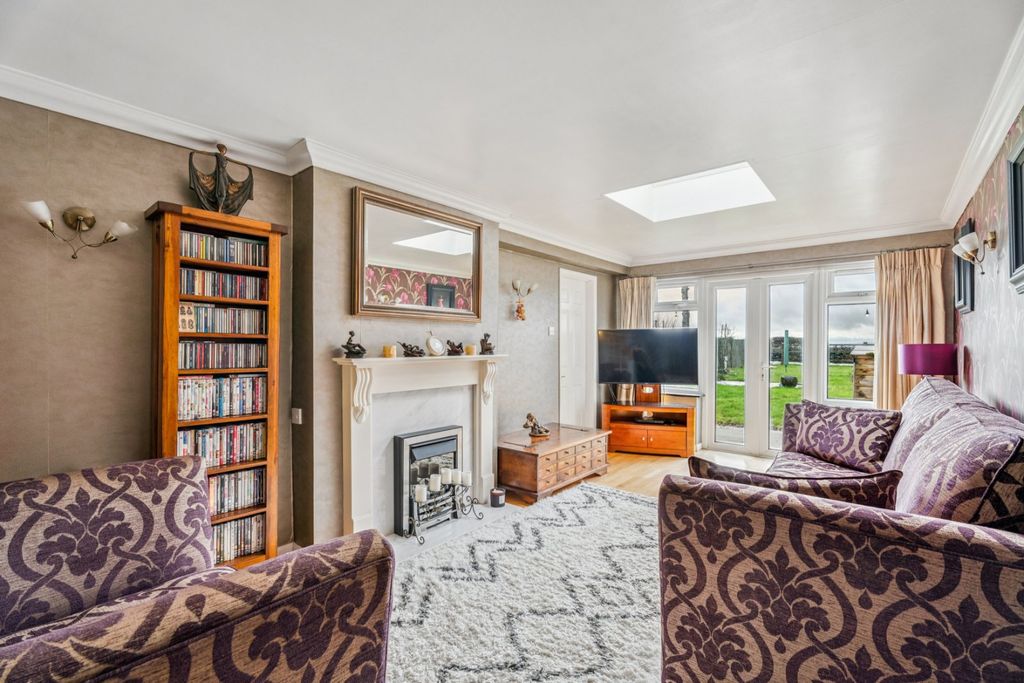 Property photo 3 of 22 Living Room