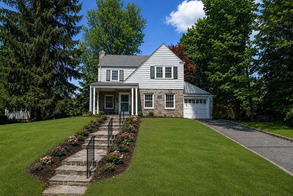 Property photo 1 of 31