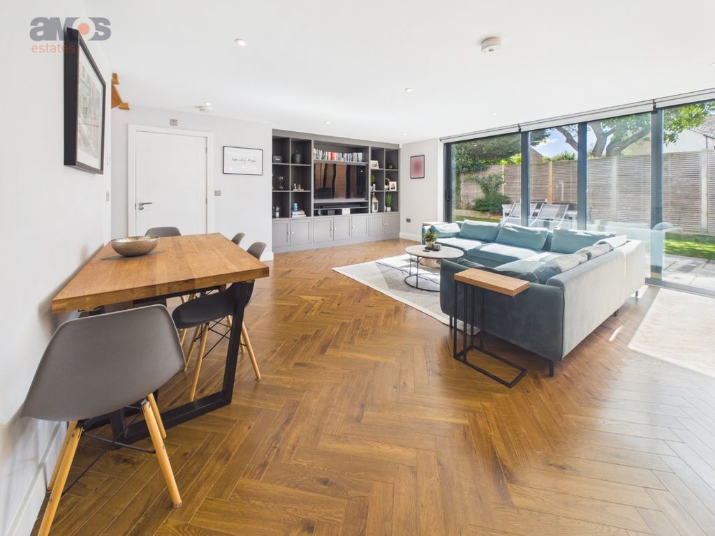 Property photo 2 of 34 5525165