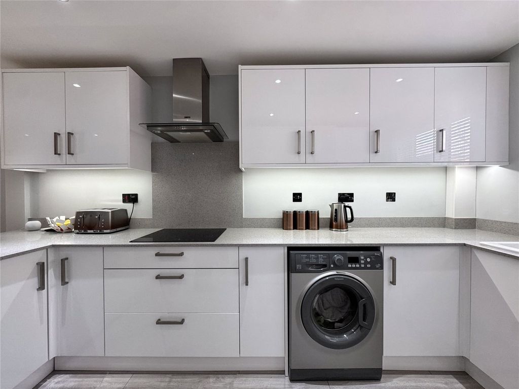 Property photo 3 of 28 Picture No. 35