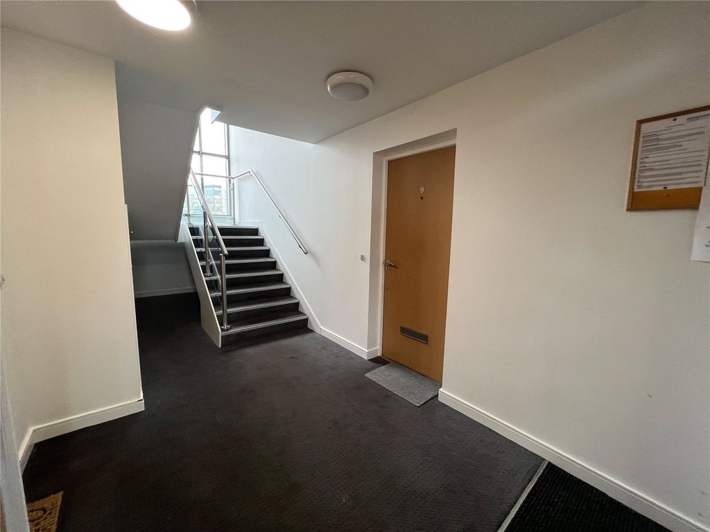 Property photo 3 of 12 Entrance