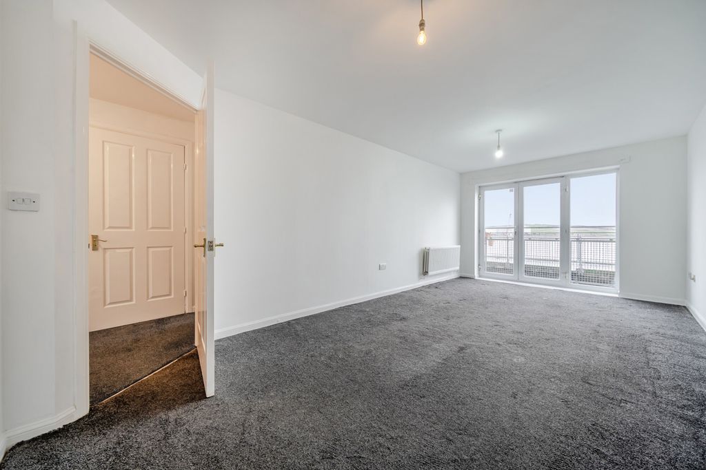 Property photo 2 of 15 1407882-13-698c56...