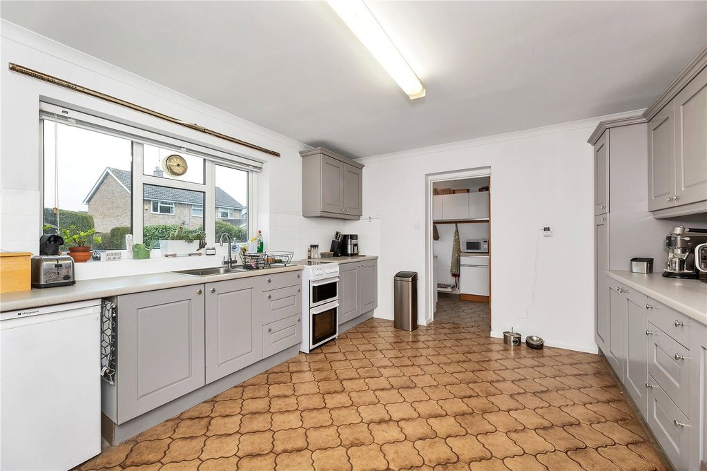 Property photo 3 of 18 Picture No. 02