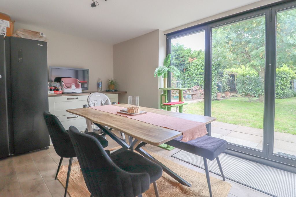 Property photo 3 of 15 4374935