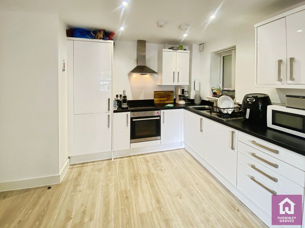 Property photo 2 of 16 Picture No. 10