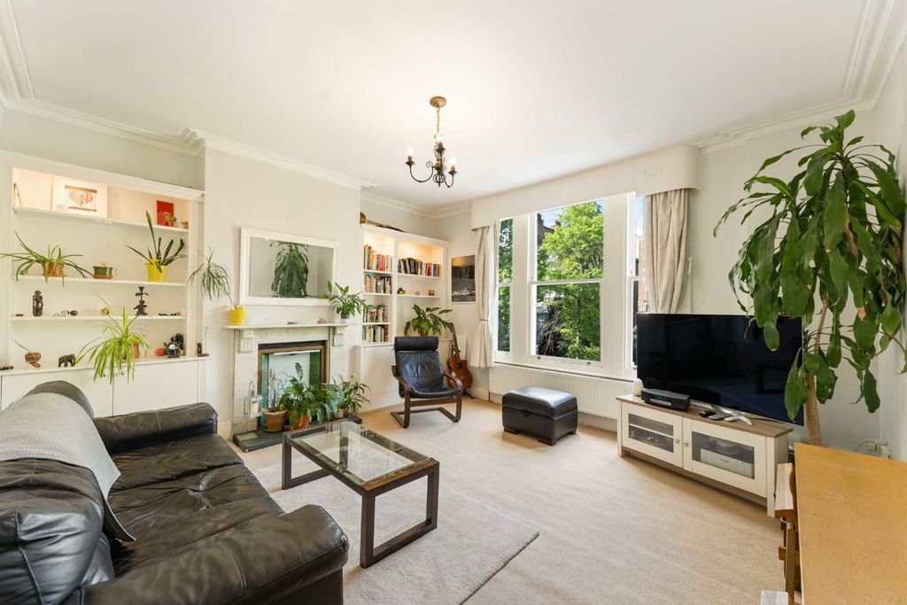 Property photo 2 of 6