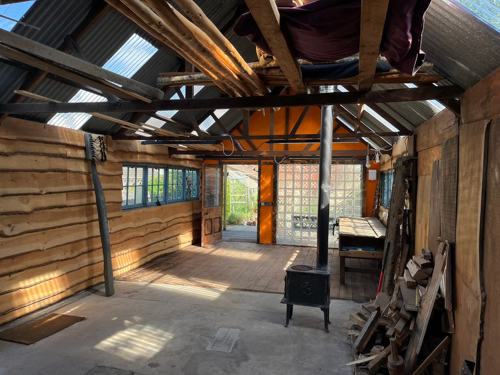 Property photo 1 of 4