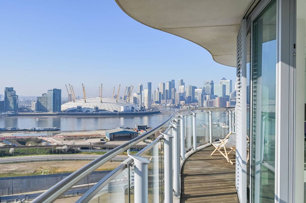 Property photo 2 of 23