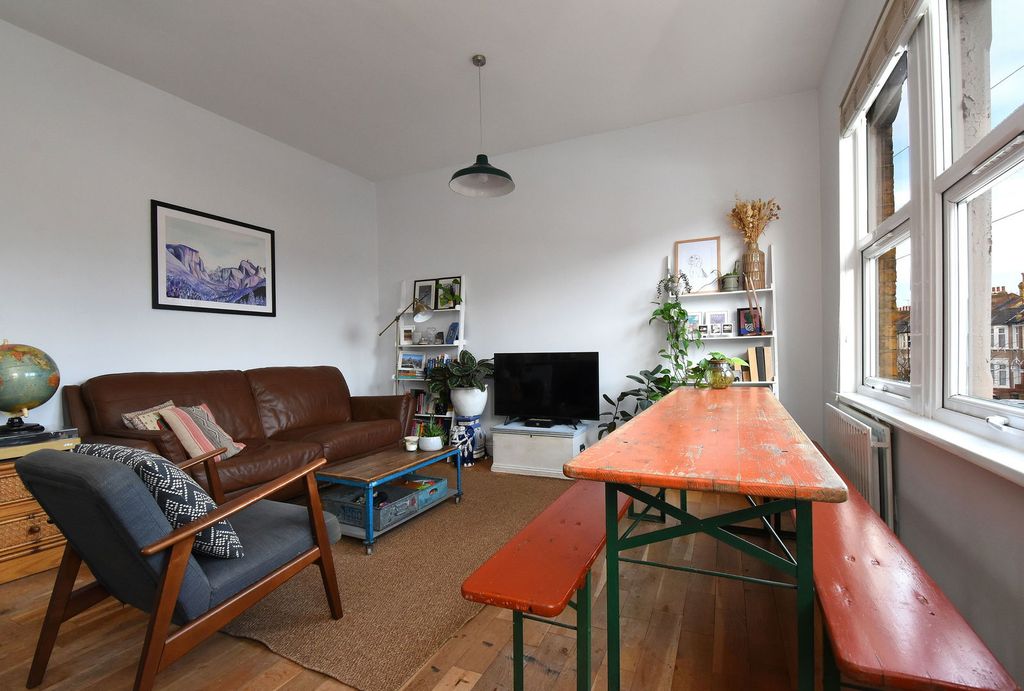 Property photo 3 of 11