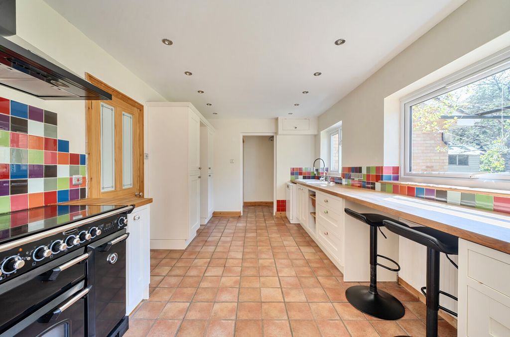 Property photo 2 of 24 Kitchen