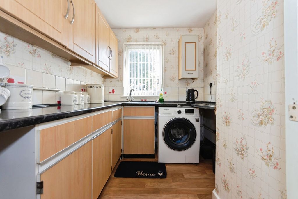Property photo 3 of 18 Pbox-Img.Jpg